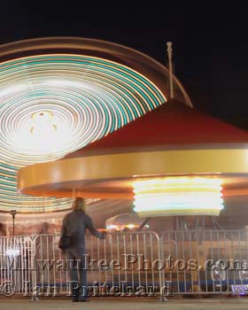 Photograph of Mother and WhirlyRide from www.MilwaukeePhotos.com (C) Ian Pritchard